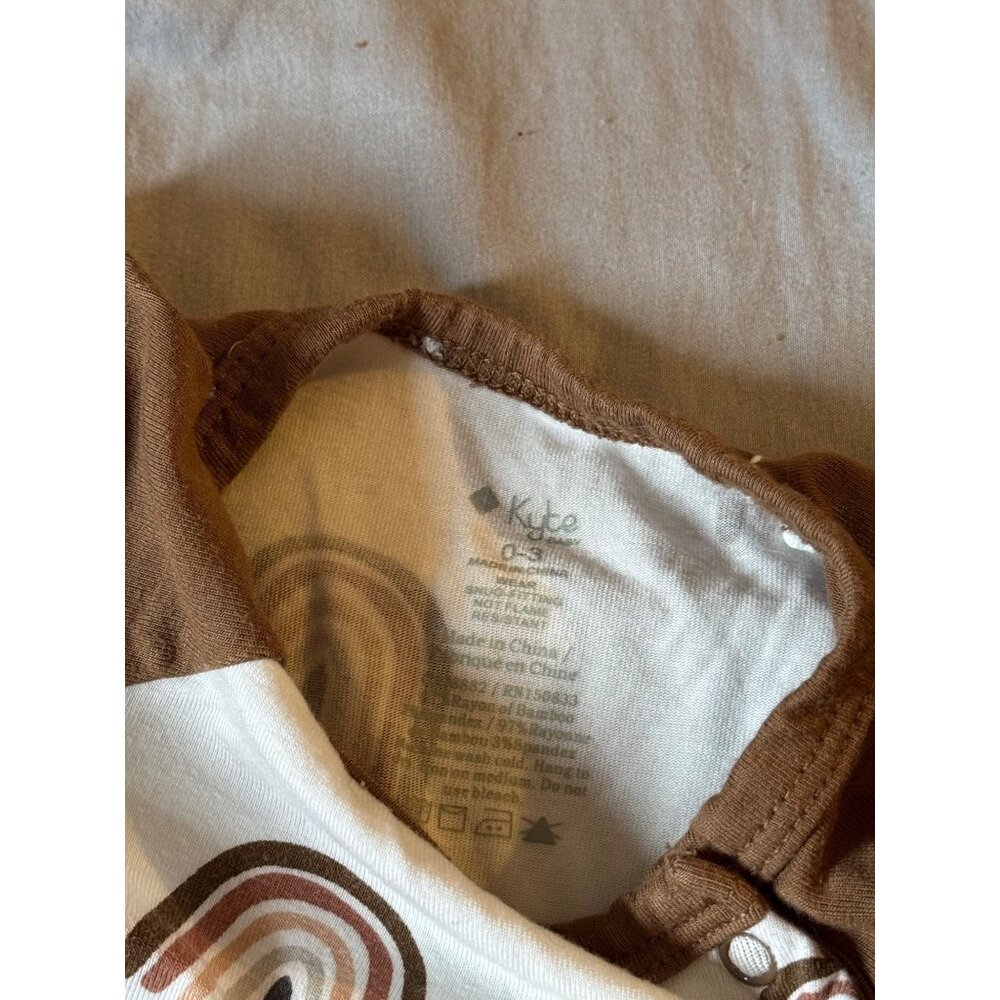 Kyte Baby 0–3M Bamboo Shorts Romper Rainbow Print - Picture 4 of 4